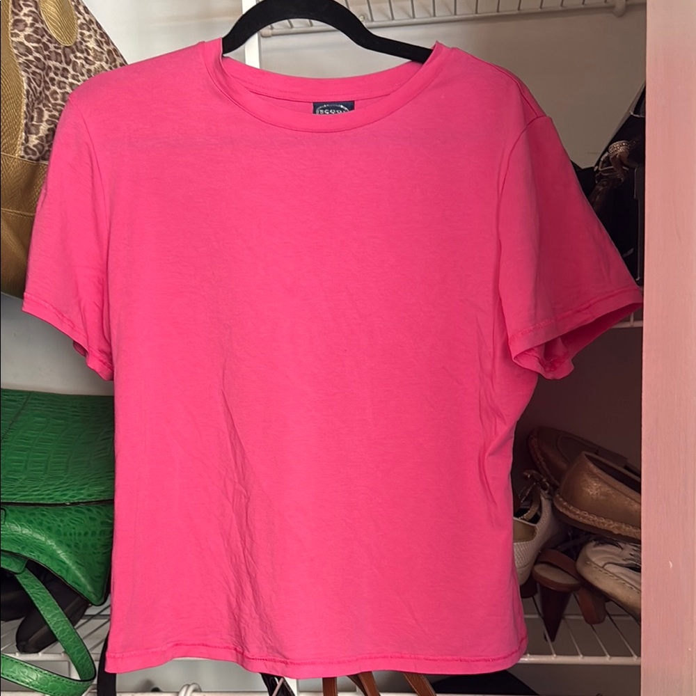 Scoop NYC Pink Short Sleeve Crew Neck T-Shirt NWOT